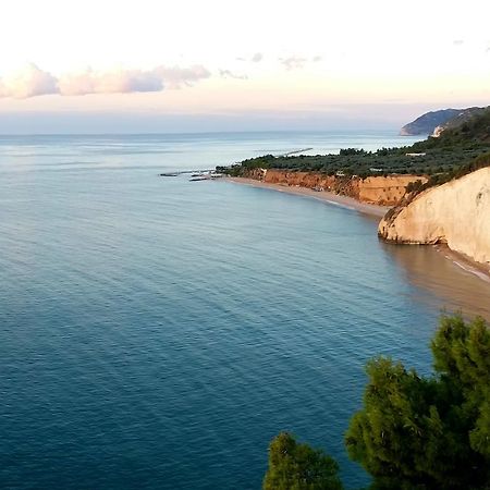 マッティナータ Leonardo Casa Vacanzeヴィラ エクステリア 写真